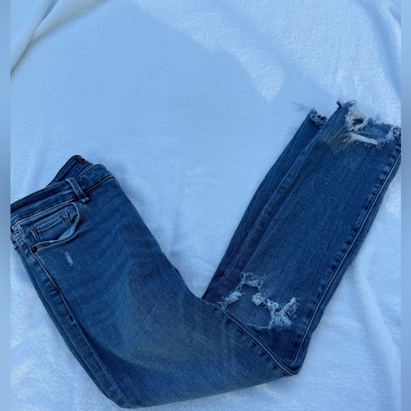 Abercrombie & Fitch Harper Low Rise Ankle Distressed Jeans, Size 27 - Picture 2 of 13